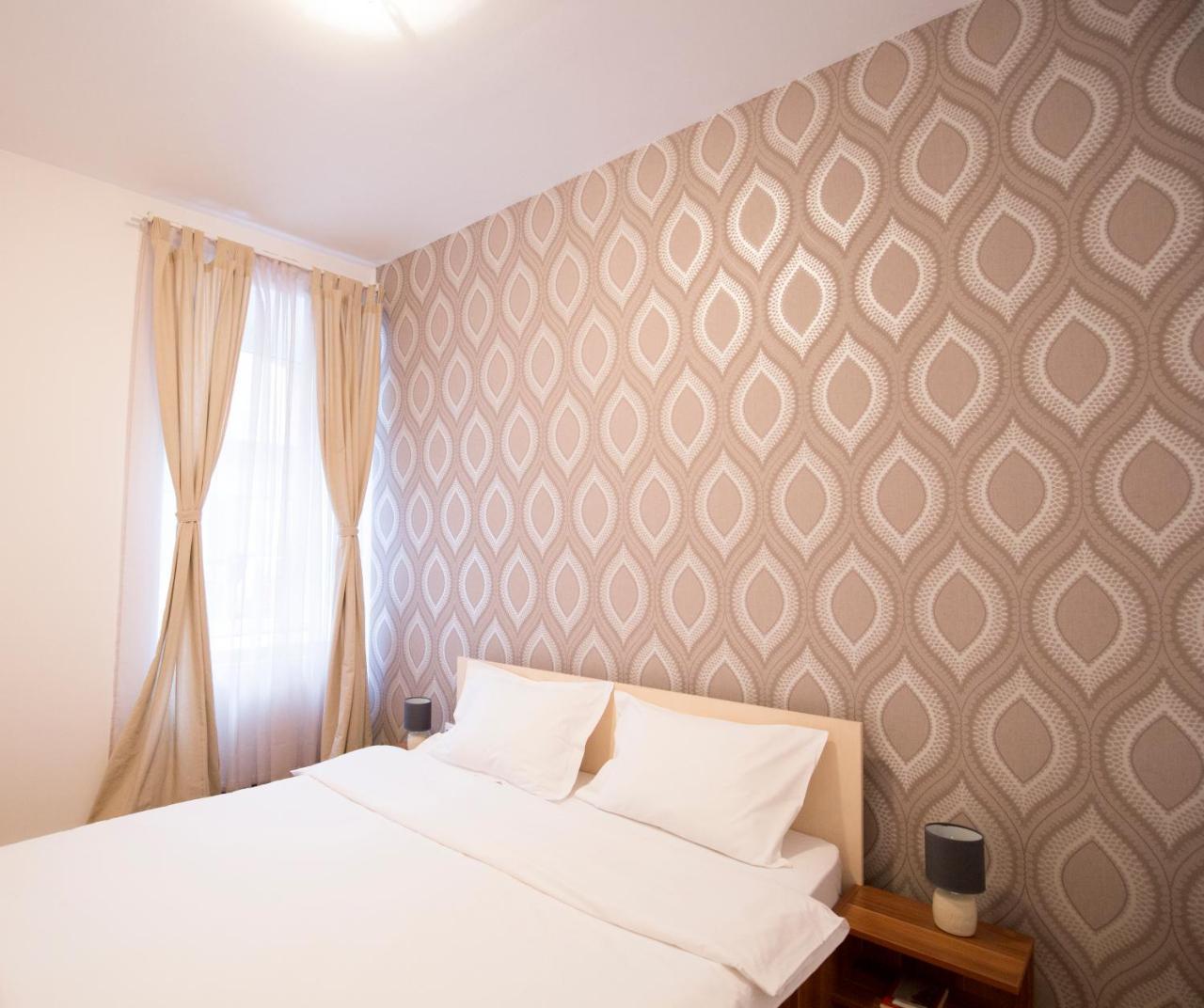Sunny Old Town Apartment Braşov Eksteriør bilde