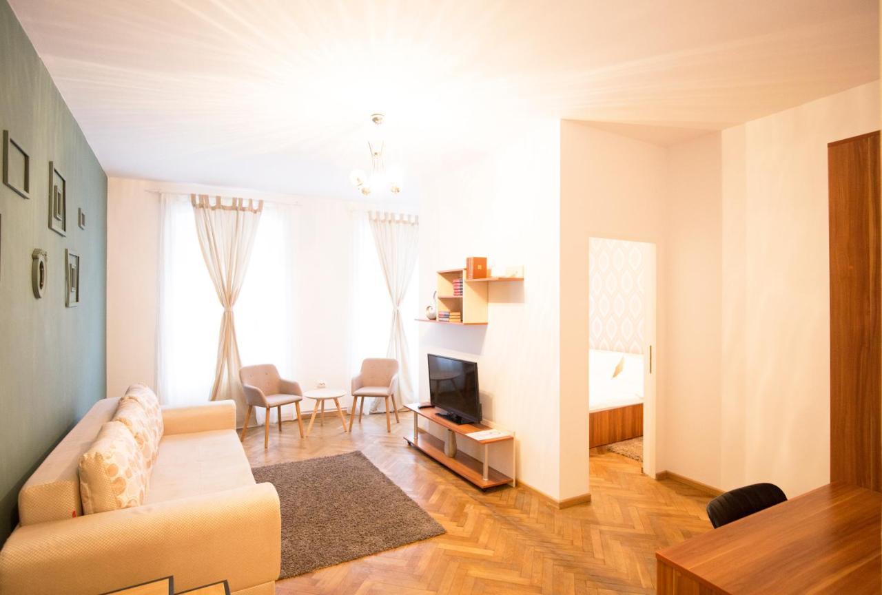Sunny Old Town Apartment Braşov Eksteriør bilde